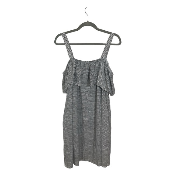 Addition Elle Dresses & Skirts - An Addition Elle cold shoulder dress in size 0X